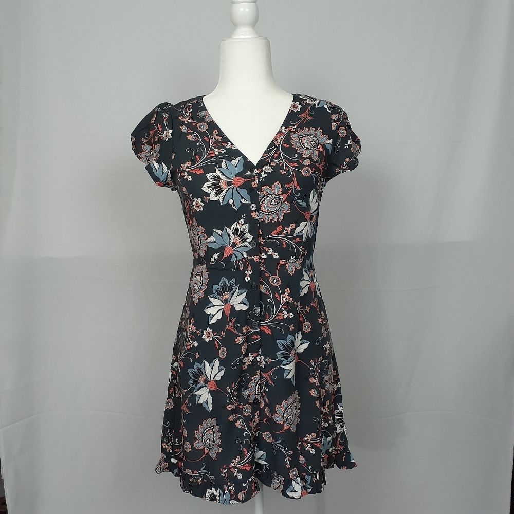 LOFT Outlet Petite Size 2 Fliral Dress Midi Length